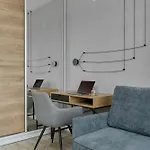 River View With Balcony & Free Garage By Renters