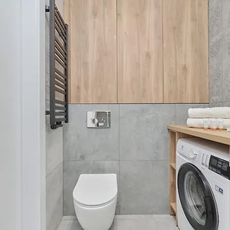 River View With Balcony & Free Garage By Renters * ורוצלב